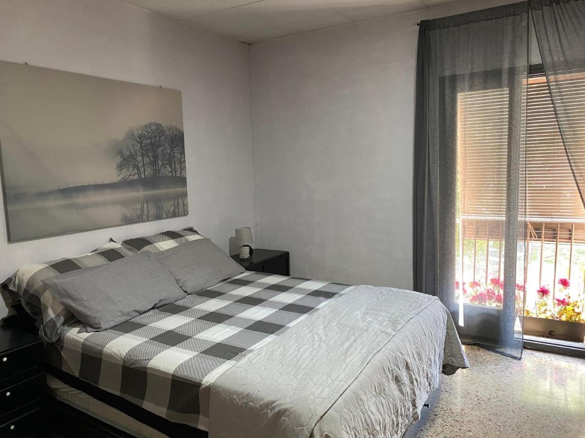 Apartamento Entero Con Terraza En El Centro De Rubi Luaran gambar