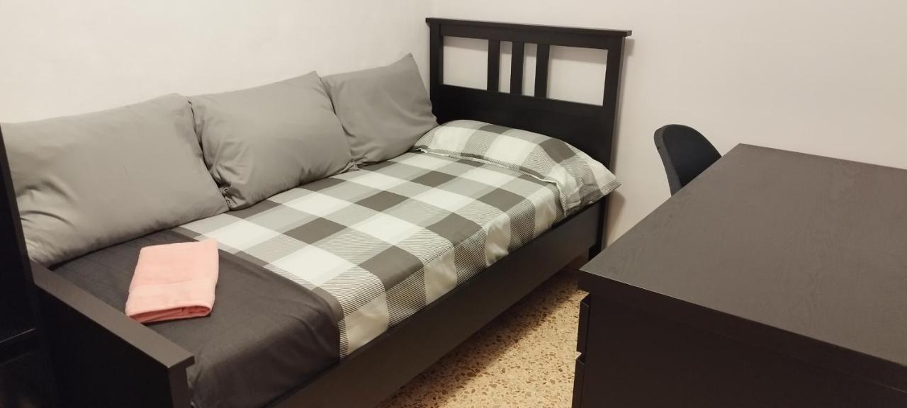 Apartamento Entero Con Terraza En El Centro De Rubi Luaran gambar