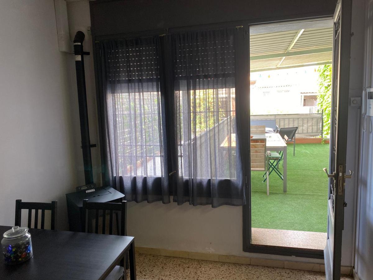 Apartamento Entero Con Terraza En El Centro De Rubi Luaran gambar